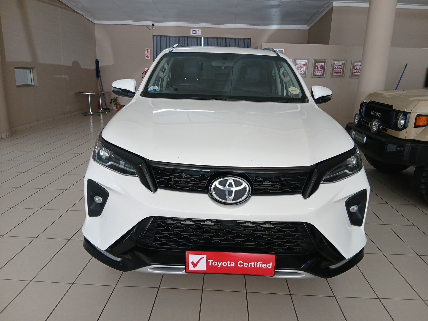 2025 Toyota Fortuner 2.4 4x4 AT photo