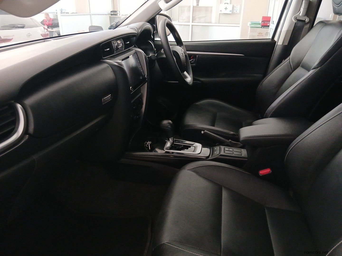 2025 Toyota Fortuner 2.4 4x4 AT photo