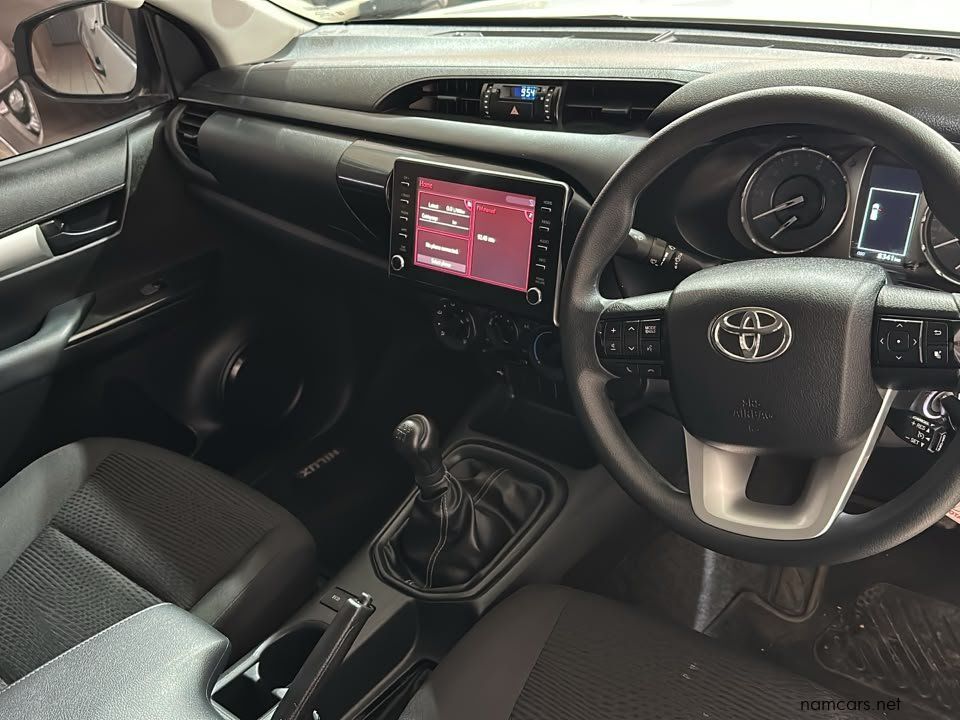 2025 Toyota Hilux 2.4 Raider GD6 S/C M/T photo