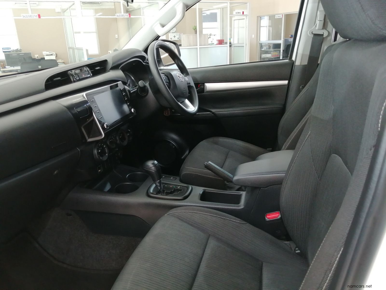 2023 Toyota Hilux 2.4 D/C 4x4 AT photo