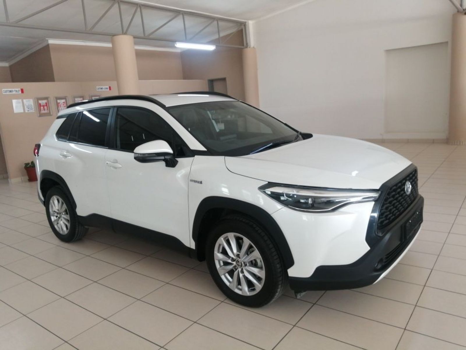 Toyota Corolla Cross 1.8 XS CVT HV in Namibia