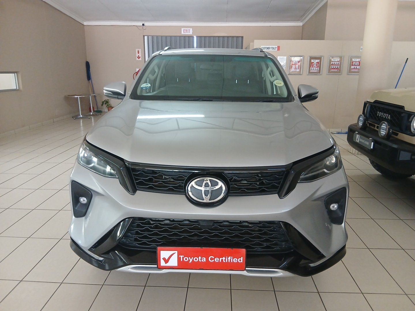 2025 Toyota Fortuner 2.4 4x4 AT photo