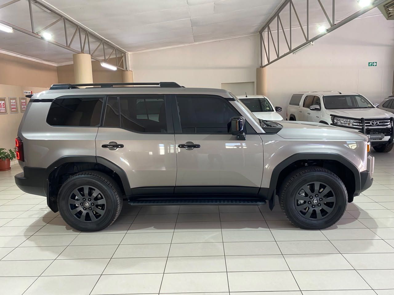 2025 Toyota Land Cruiser Prado photo