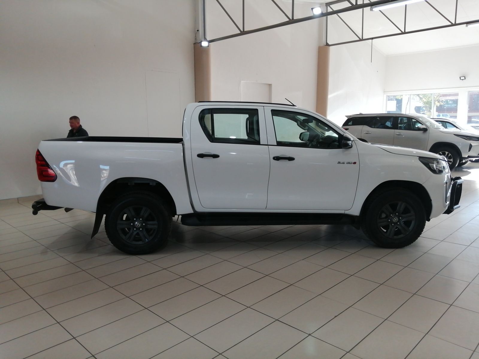 2023 Toyota Hilux 2.4 D/C 4x4 AT photo