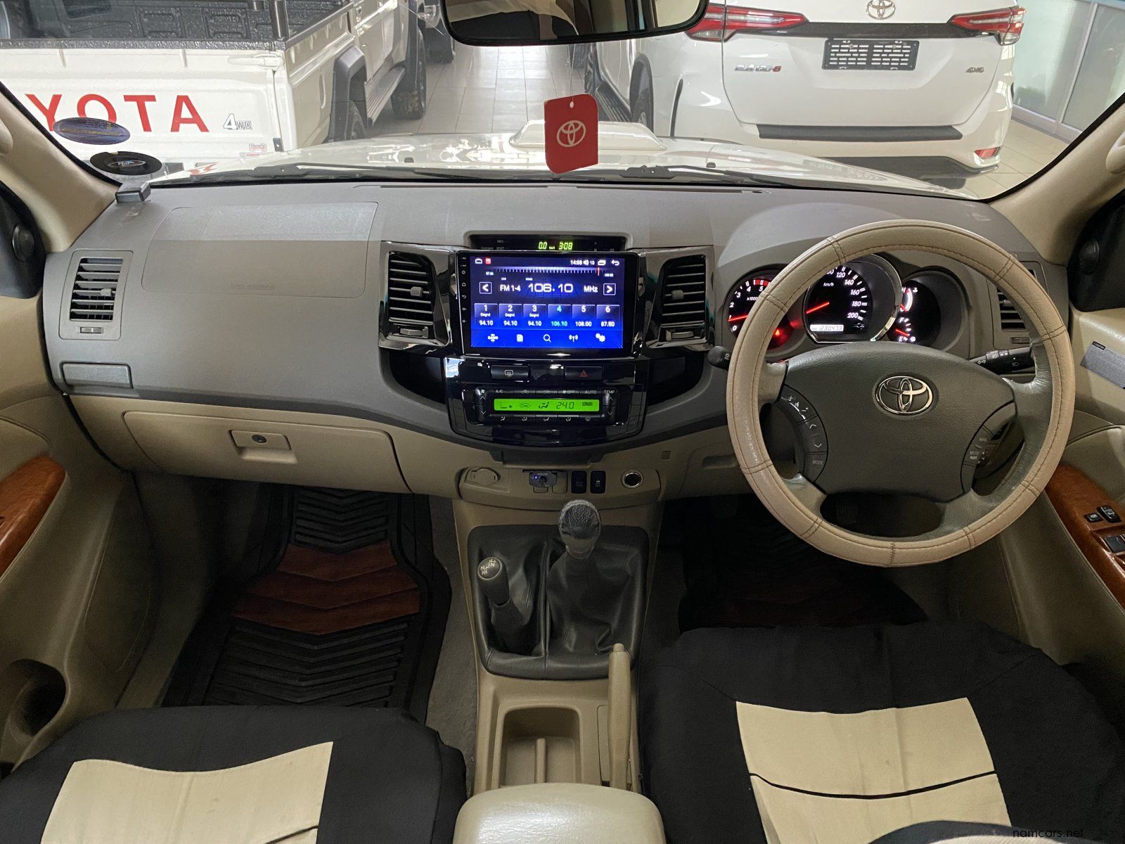 2011 Toyota Fortuner 3.0 D4D 4x4 MT photo