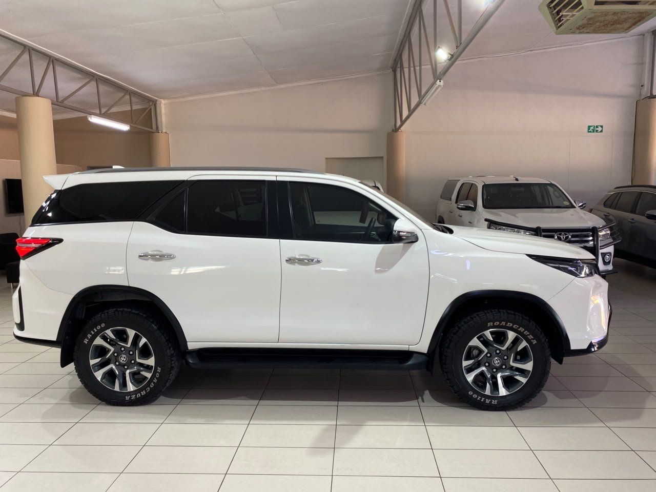 2024 Toyota Fortuner 2.4 A/T 4x4 photo