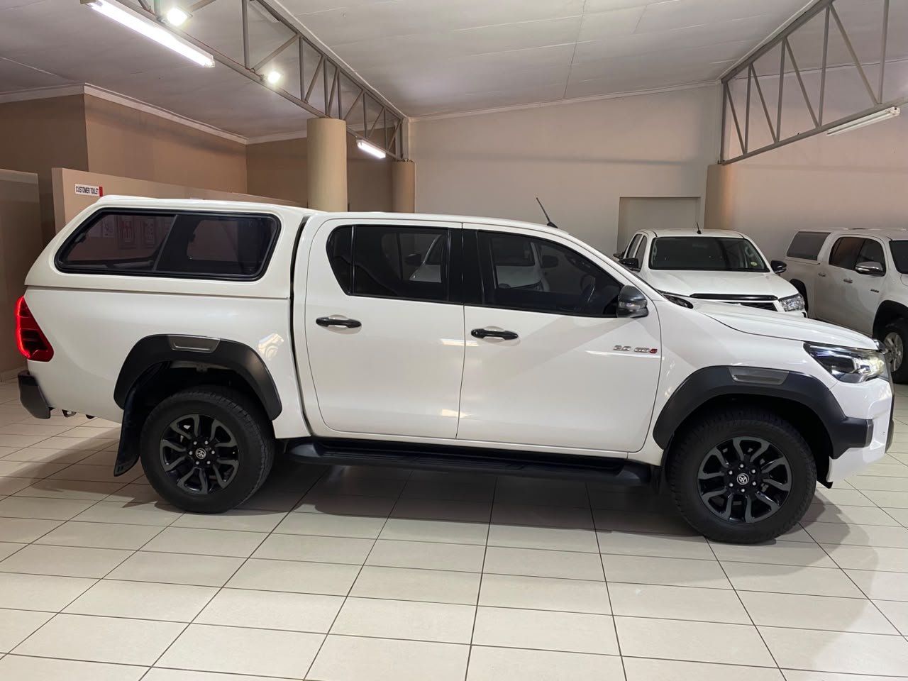 2021 Toyota Hilux Legend 2.8 D/C A/T photo