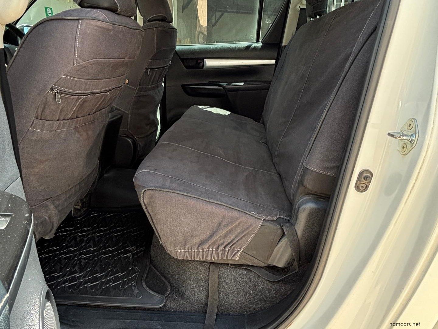 2018 Toyota Hilux Double Cab DC 2.4GD6 4X4 SRX AT photo