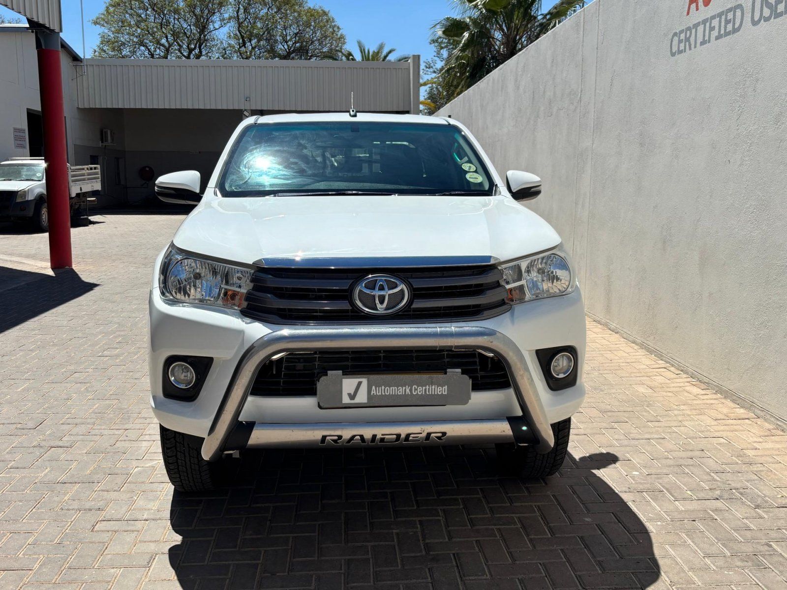 2018 Toyota Hilux Double Cab DC 2.4GD6 4X4 SRX AT photo