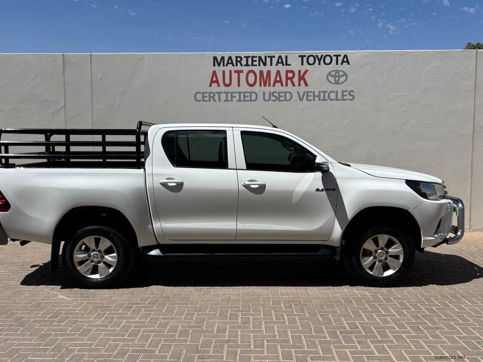 2018 Toyota Hilux Double Cab DC 2.4GD6 4X4 SRX AT photo