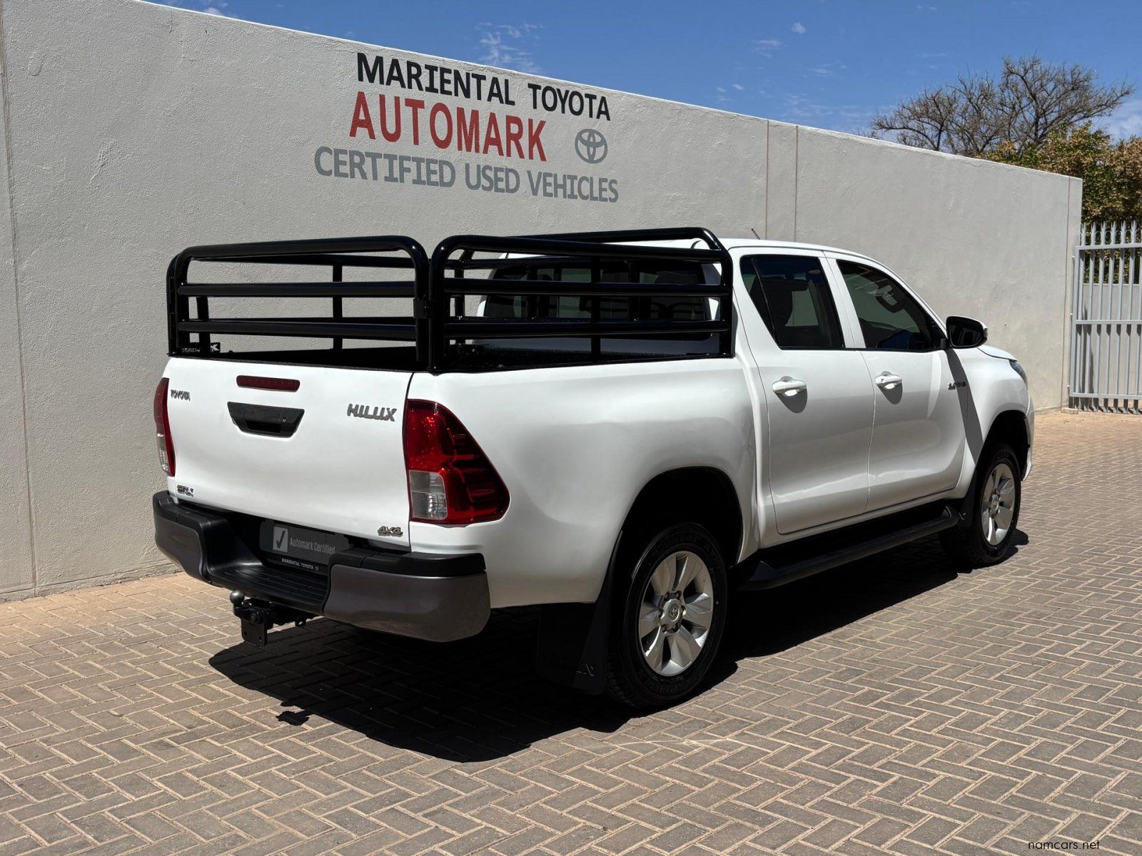 2018 Toyota Hilux Double Cab DC 2.4GD6 4X4 SRX AT photo