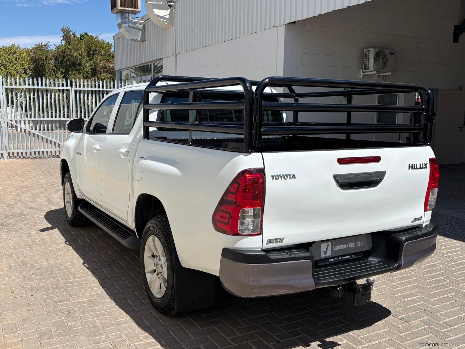 2018 Toyota Hilux Double Cab DC 2.4GD6 4X4 SRX AT photo