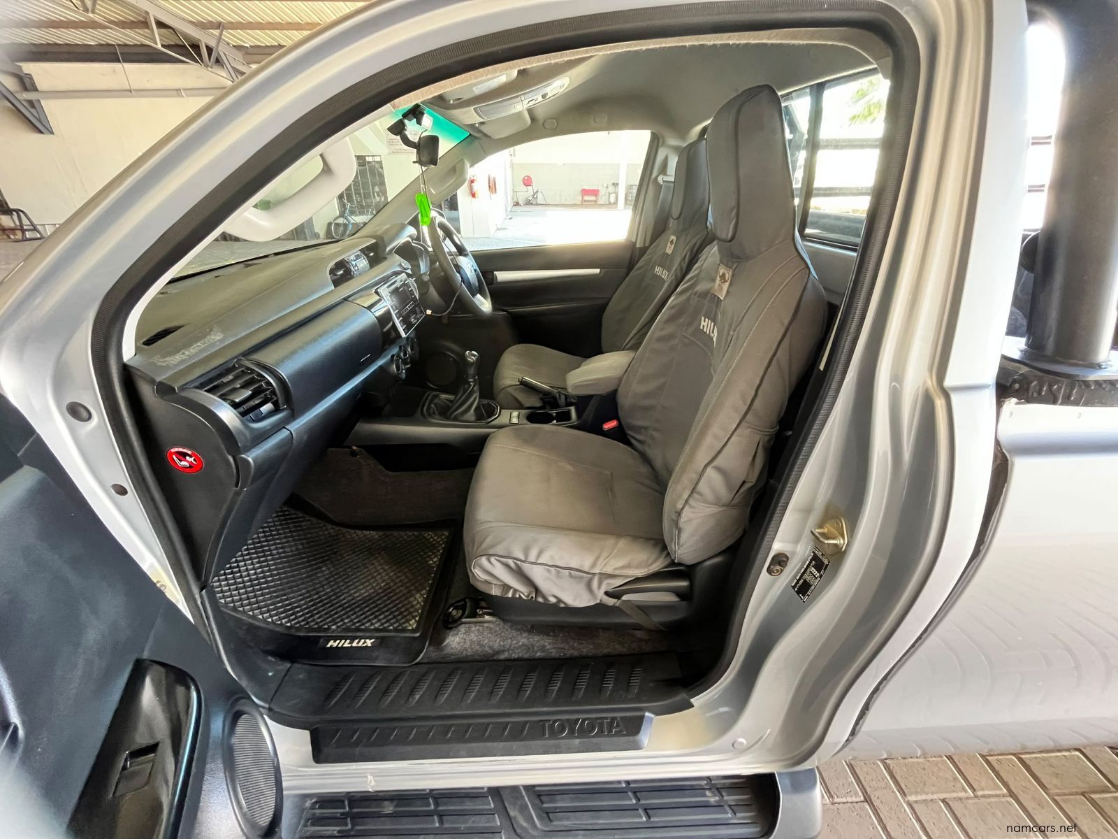 2018 Toyota Hilux SC 2.4GD6 4x4 SRX MT photo