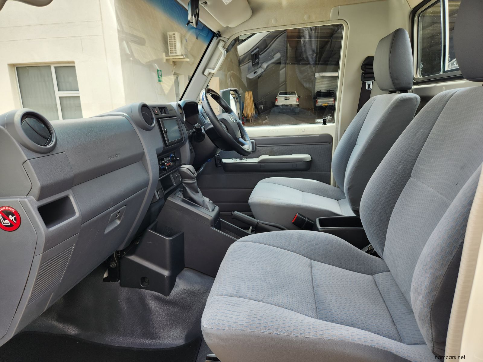 2025 Toyota Land Cruiser Single Cab 2.8 AT photo