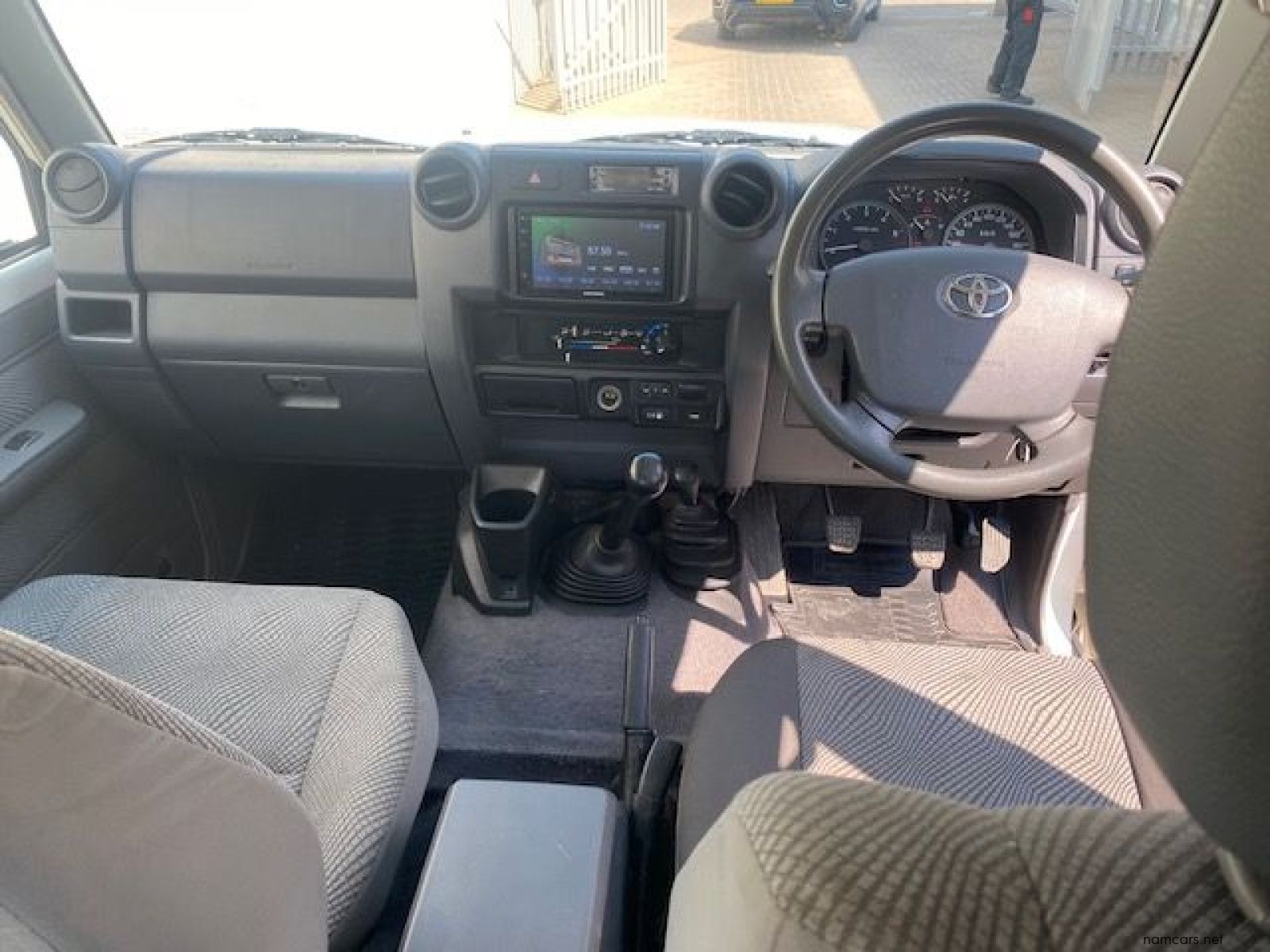 2016 Toyota Land Cruiser 79 4.5d P/u D/c photo