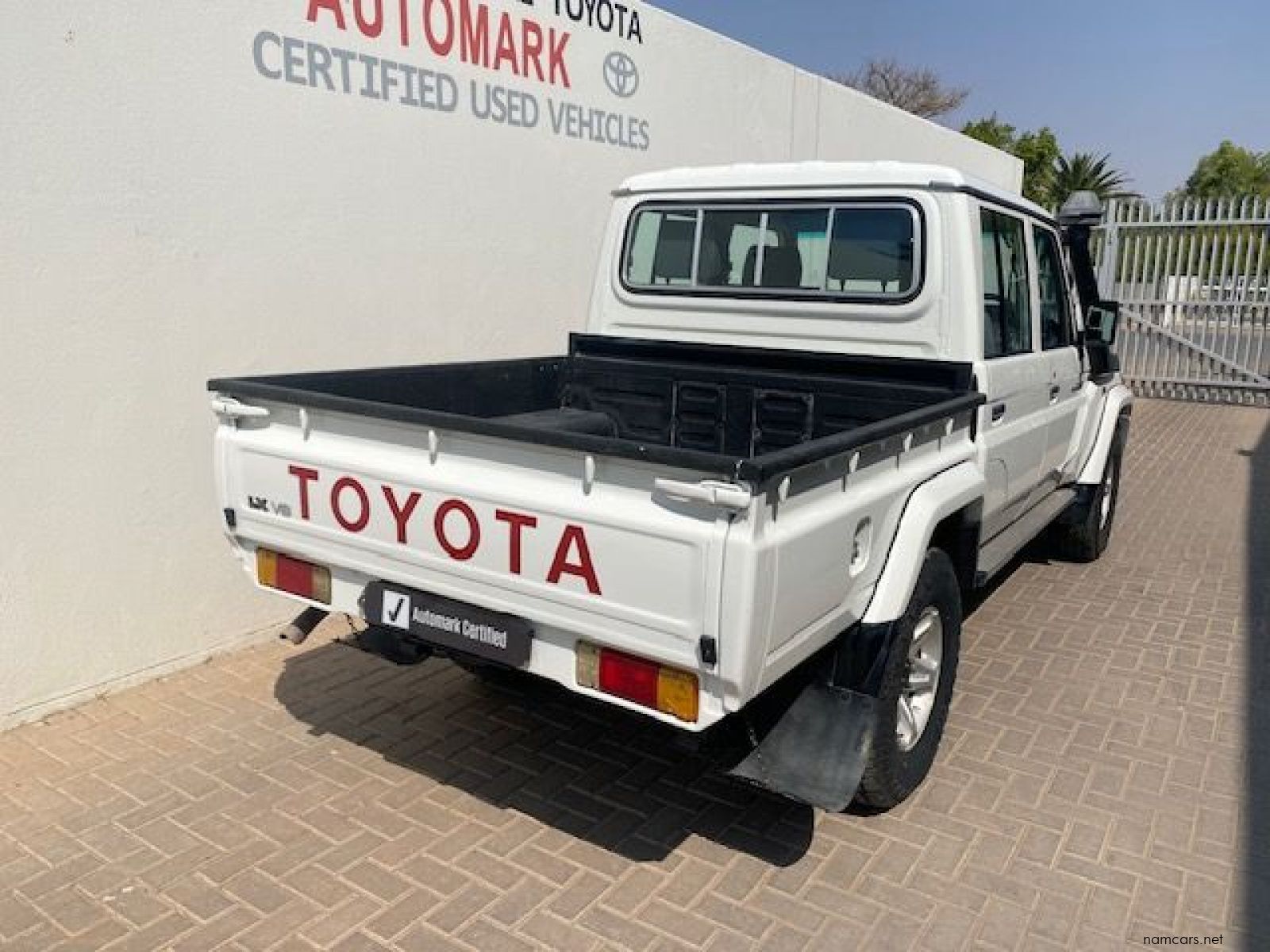 2016 Toyota Land Cruiser 79 4.5d P/u D/c photo