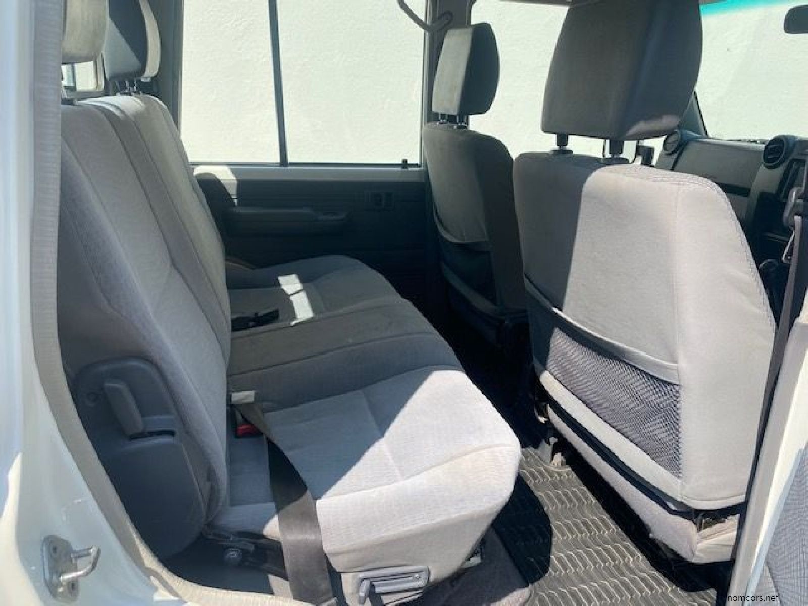 2016 Toyota Land Cruiser 79 4.5d P/u D/c photo