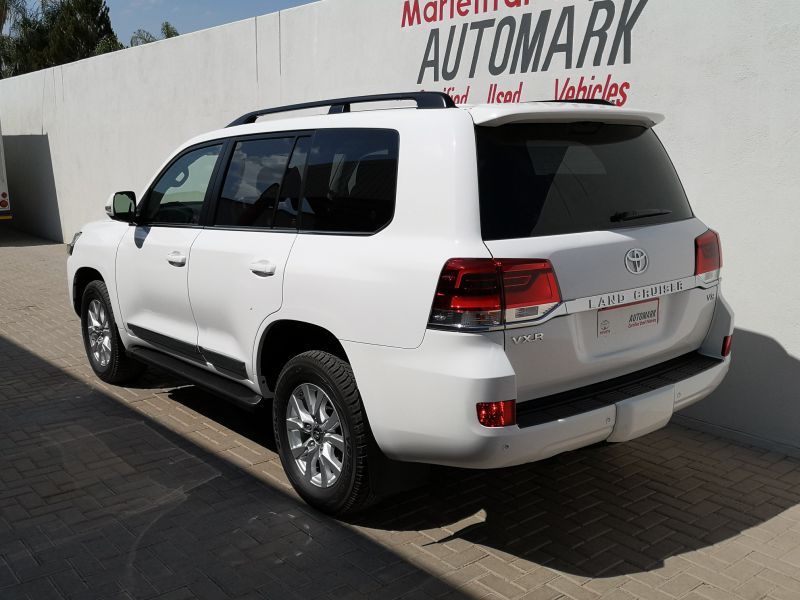 2018 Toyota LAND CRUISER 200 VX-R for sale | 20 000 Km | Automatic transmission - Mariental Toyota