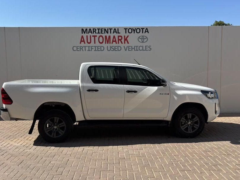 2022 Toyota Toyota Hilux Double Cab 2.4GD6 RB RAI MT photo