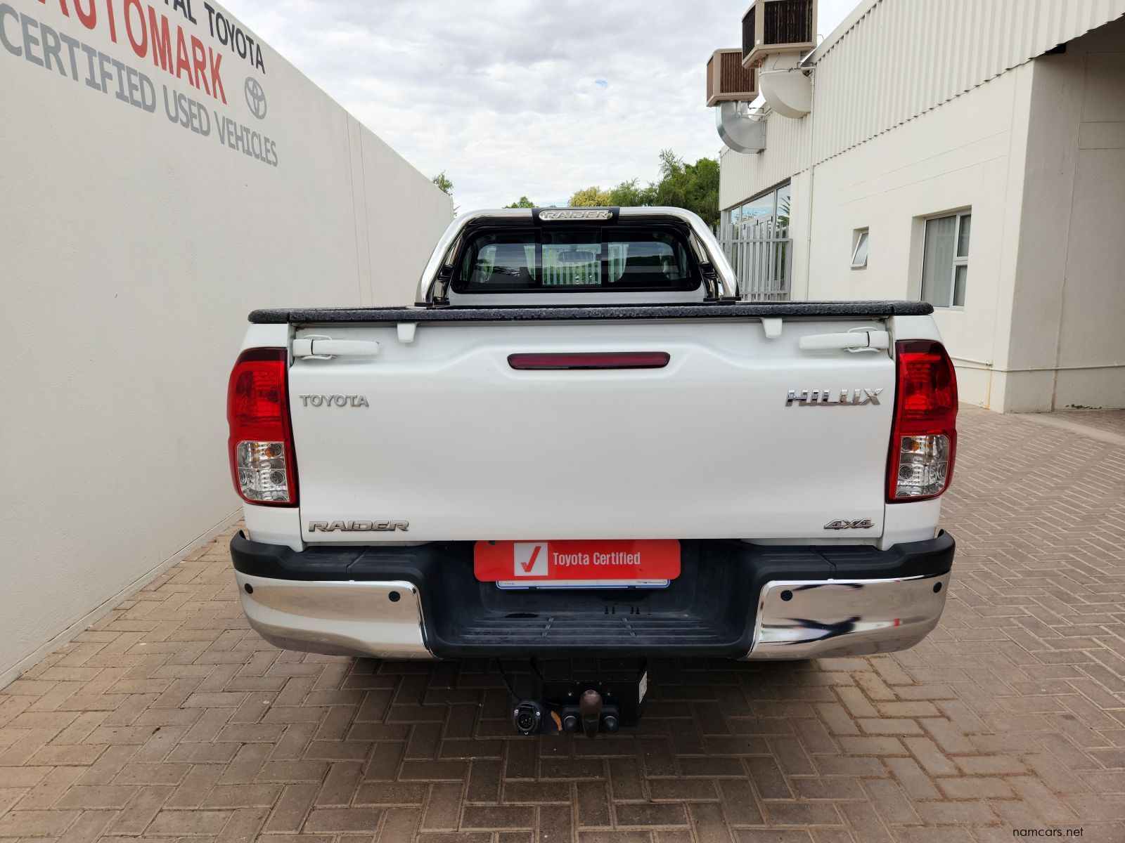 2025 Toyota Hilux 2.4GD6 4x4 Raider MT photo
