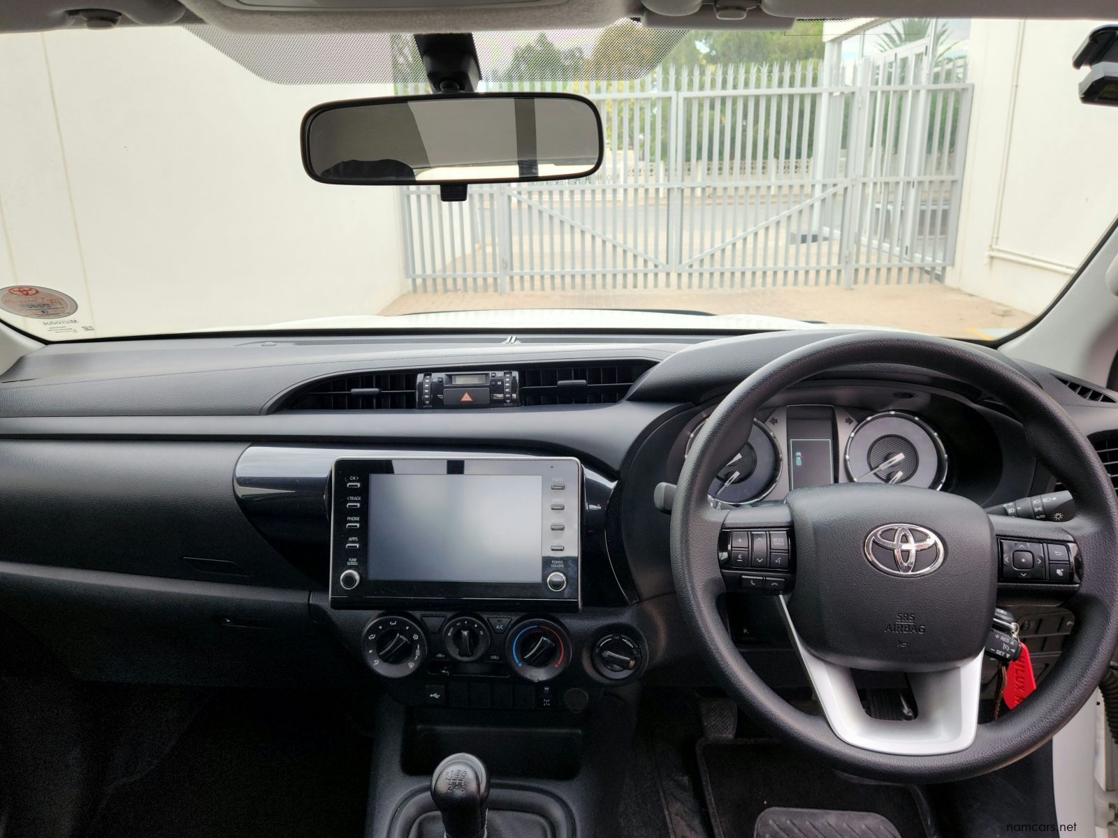 2025 Toyota Hilux 2.4GD6 4x4 Raider MT photo