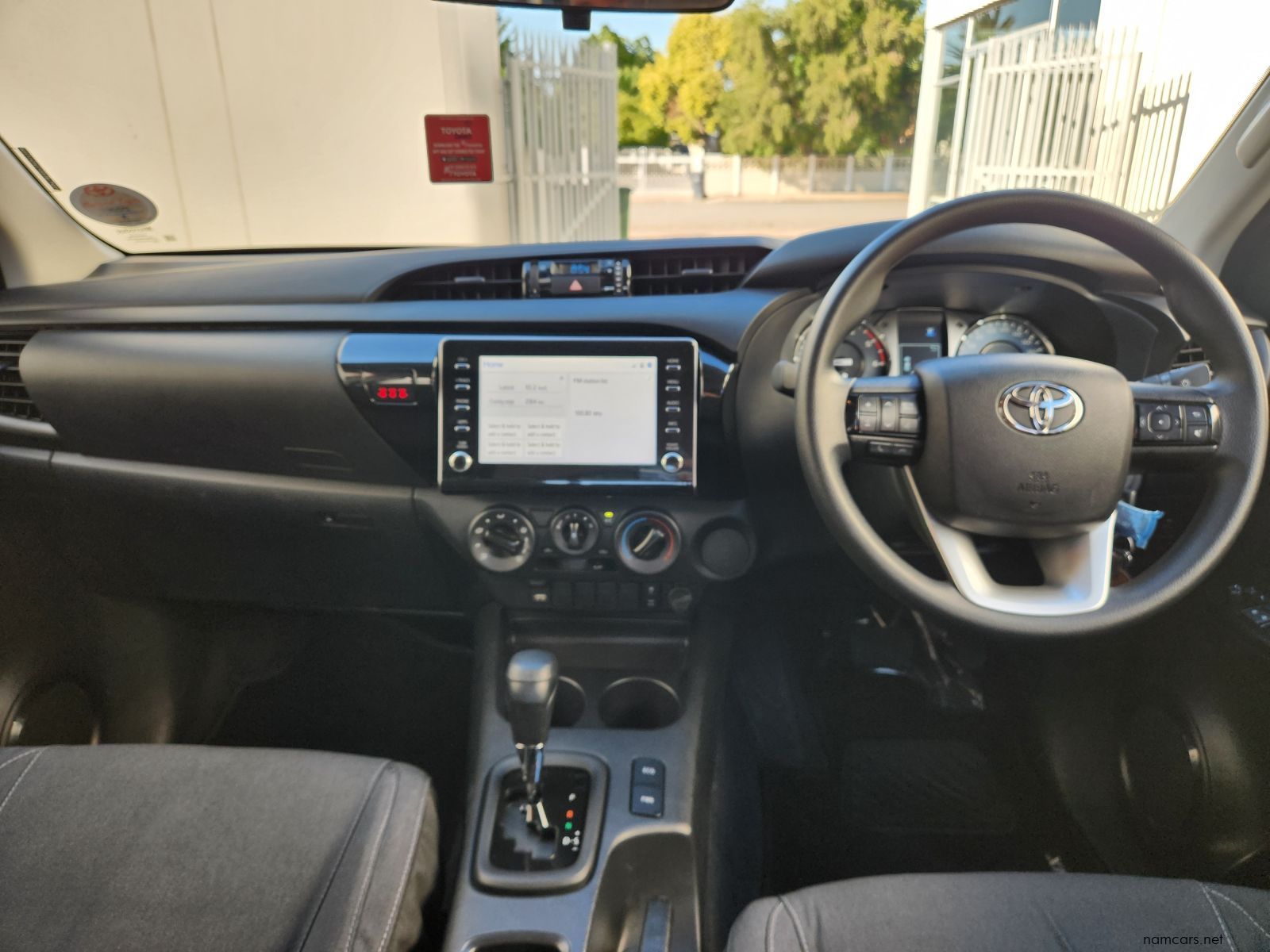 2025 Toyota Hilux DC 2.4GD6 4X2 Raider AT photo