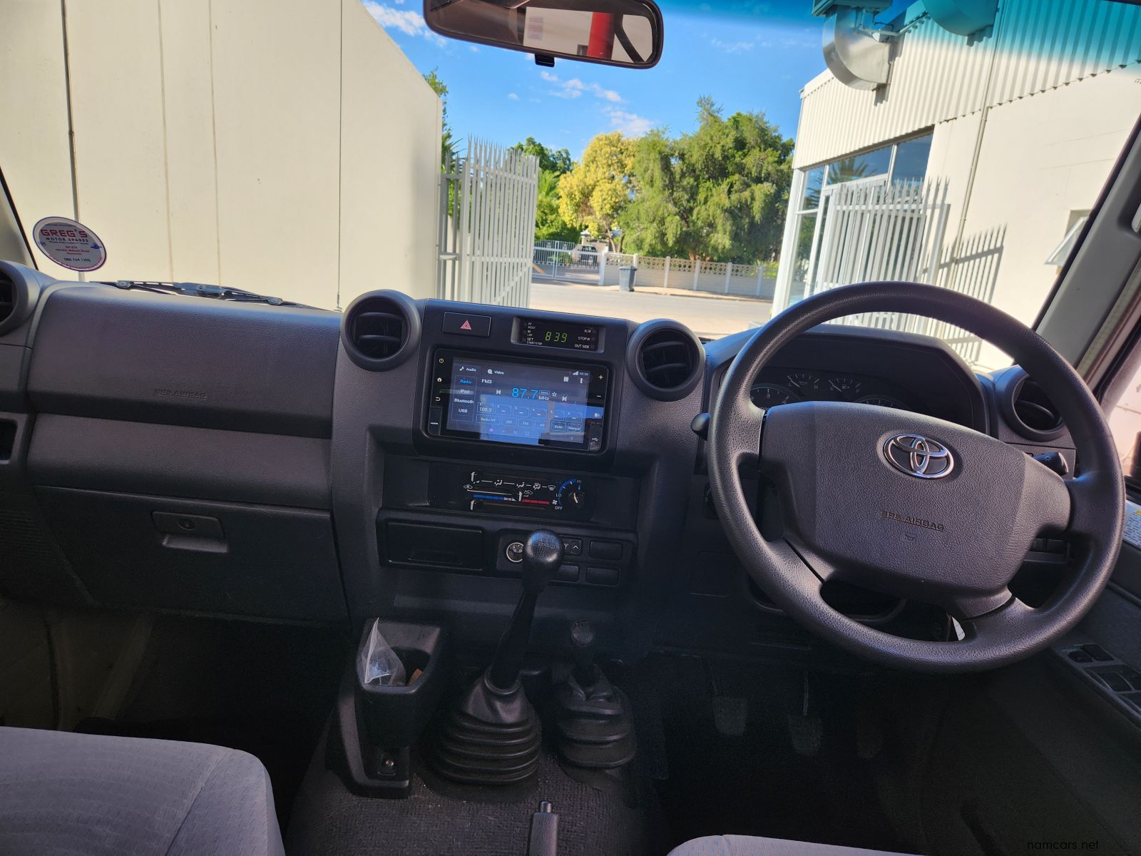 2022 Toyota Land Cruiser DC 4.5 V8 Diesel 70th Edition photo