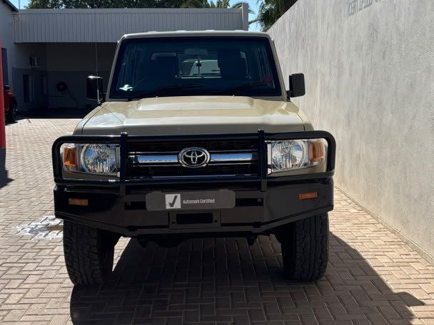 2022 Toyota Land Cruiser Pickup LC79 4.0 Petrol D/C photo