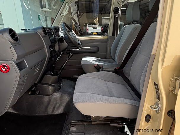 2022 Toyota Land Cruiser Pickup LC79 4.0 Petrol D/C photo