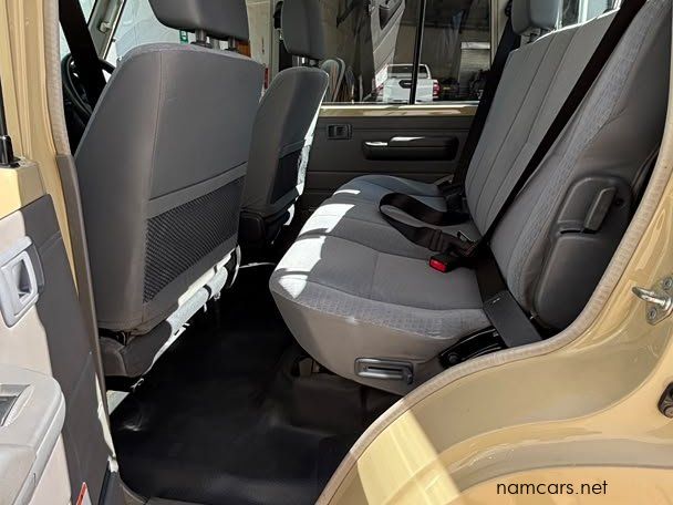 2022 Toyota Land Cruiser Pickup LC79 4.0 Petrol D/C photo