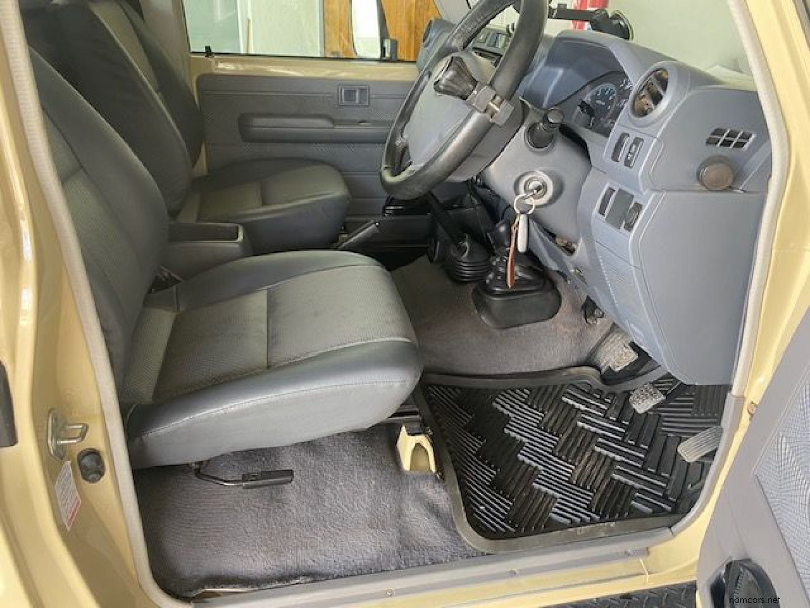 2015 Toyota LAND CRUISER 2015 4.5 V 8 photo