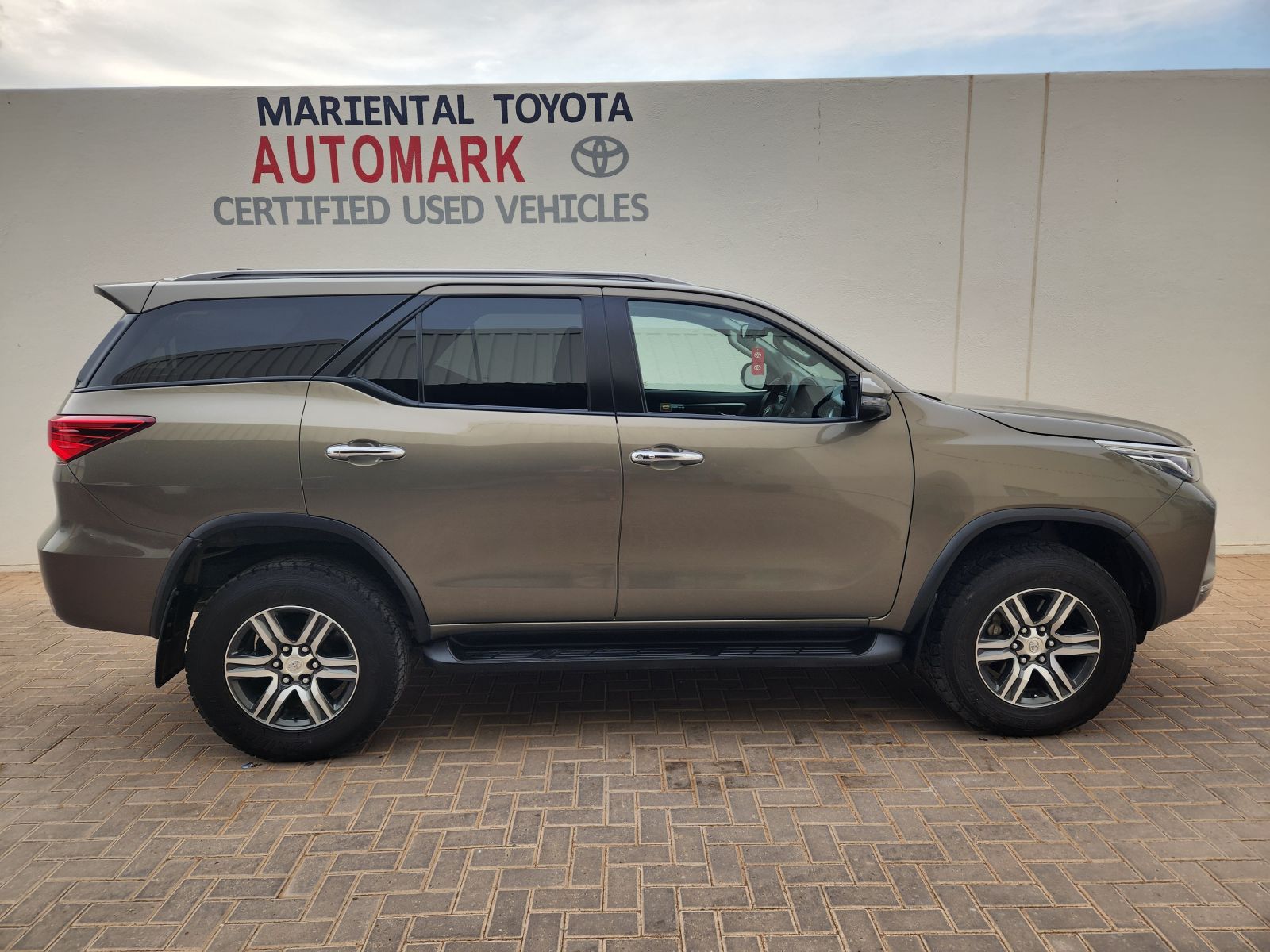 2021 Toyota Fortuner 2.4GD6 4X2 MT photo
