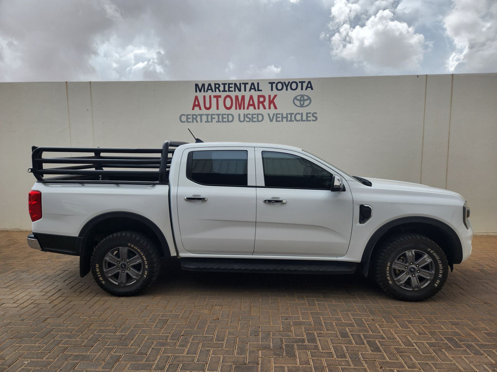 2023 Ford Ranger DC 2.0 XL 4x4 MT photo