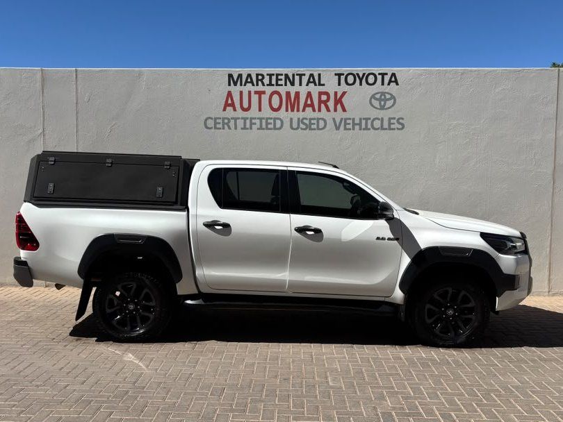 2022 Toyota Hilux Double Cab 2.8GD6 4X4 LGD AT photo