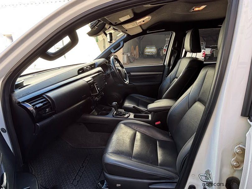 2022 Toyota Hilux Double Cab 2.8GD6 4X4 LGD AT photo
