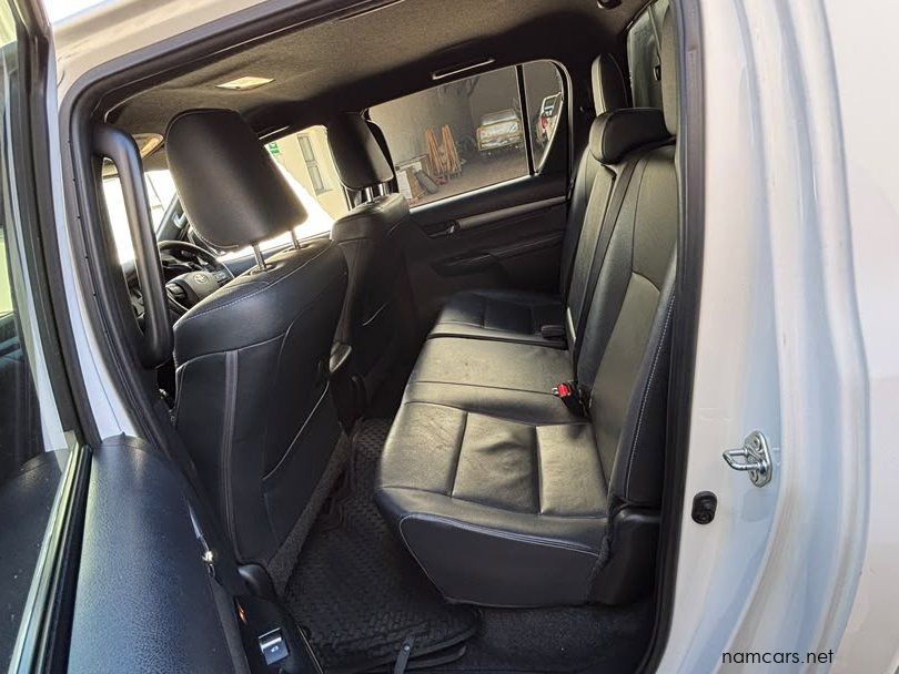 2022 Toyota Hilux Double Cab 2.8GD6 4X4 LGD AT photo