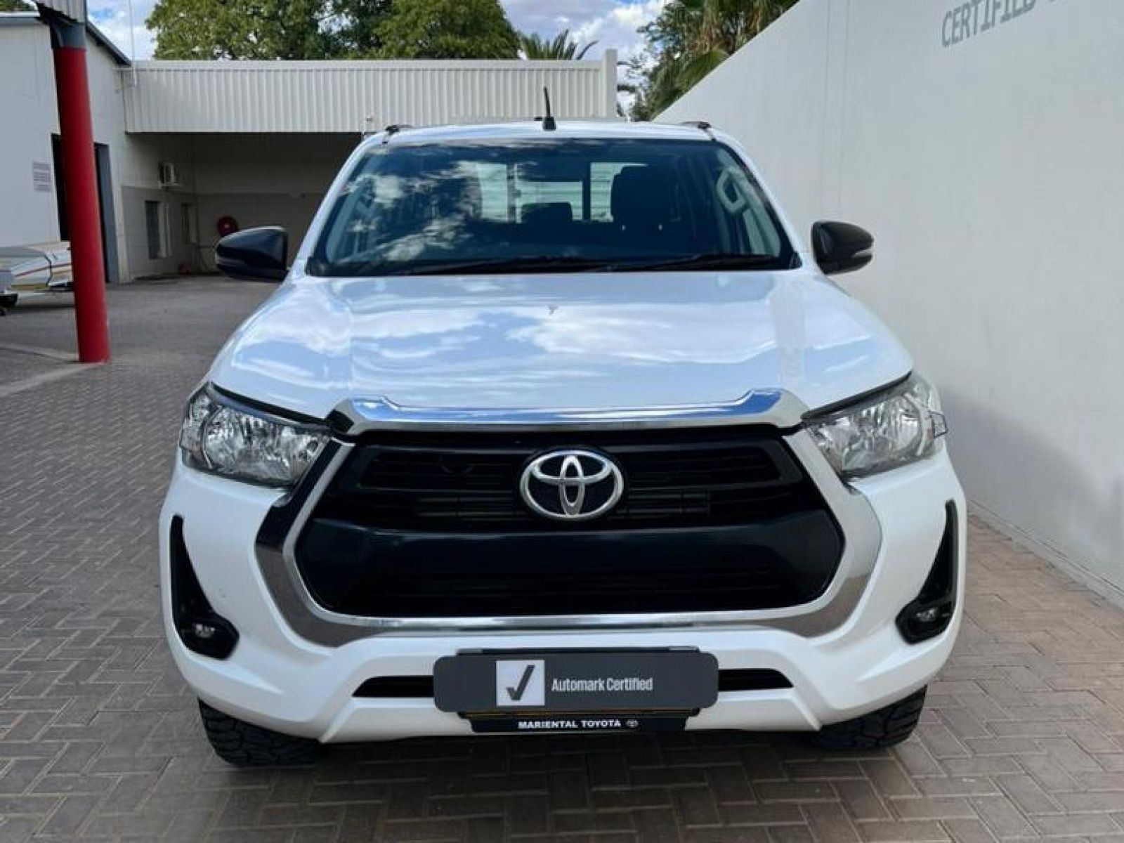 2023 Toyota Hilux Double Cab 2.4GD6 4X4 RAI AT photo