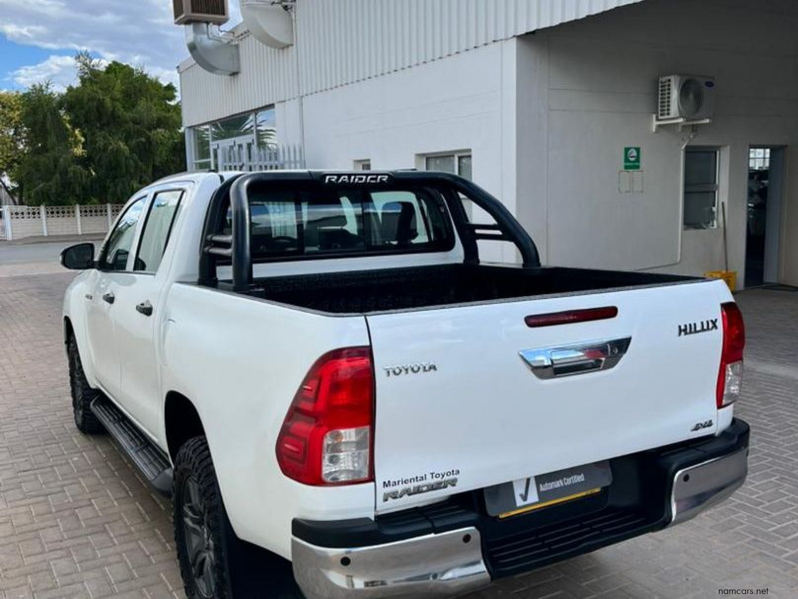 2023 Toyota Hilux Double Cab 2.4GD6 4X4 RAI AT photo