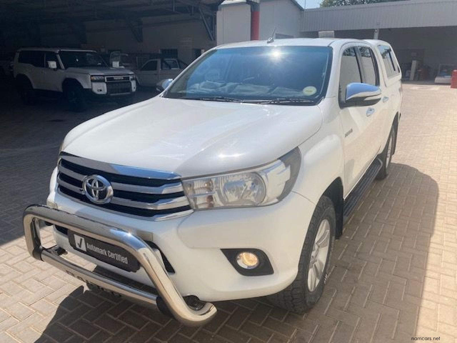 2016 Toyota Hilux 2.8 Gd-6 Raider 4x4 P/u D/c photo