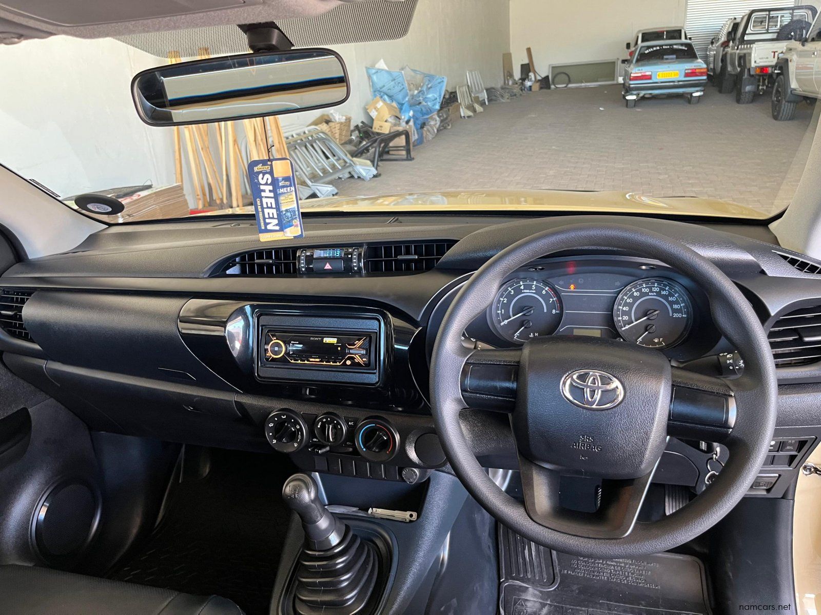 2025 Toyota Hilux Single Cab SC 2.0 VVTi S A/C 5MT photo