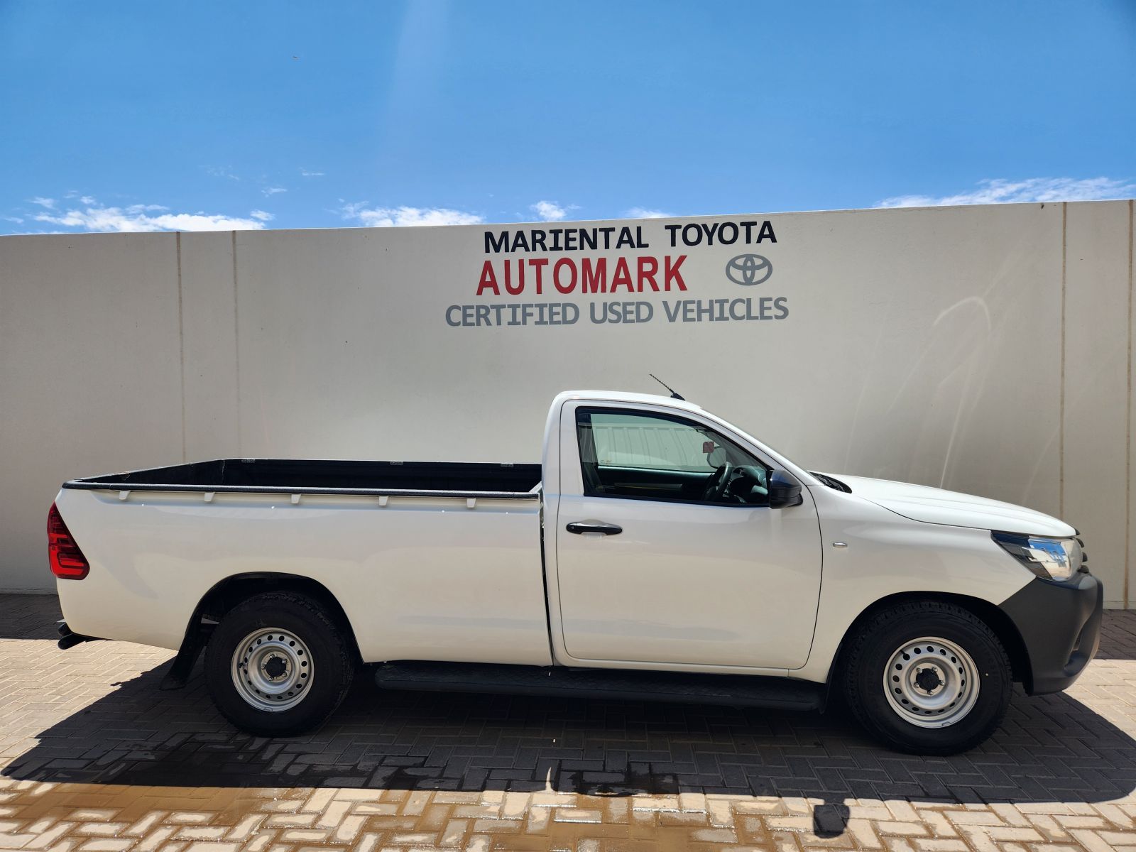 2020 Toyota Hilux SC 2.0VVTi S A/C 5MT photo