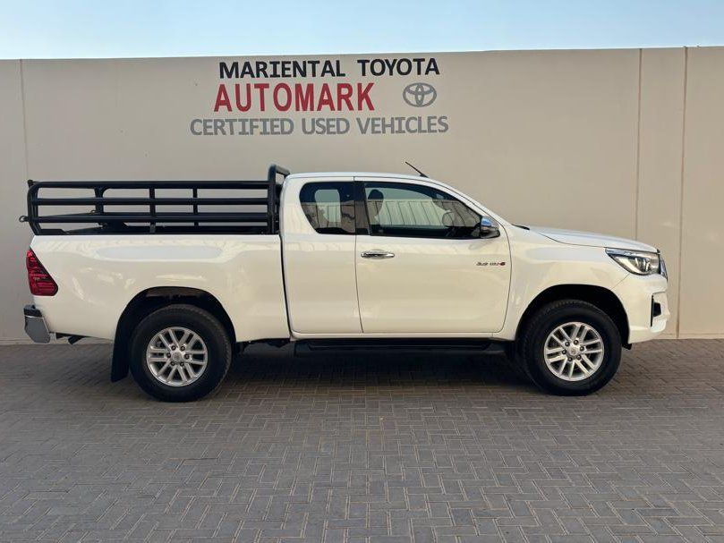 2019 Toyota Hilux Extra Cab 2.8 GD6 4x4 Raider MT photo