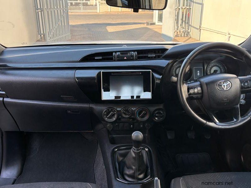 2019 Toyota Hilux Extra Cab 2.8 GD6 4x4 Raider MT photo