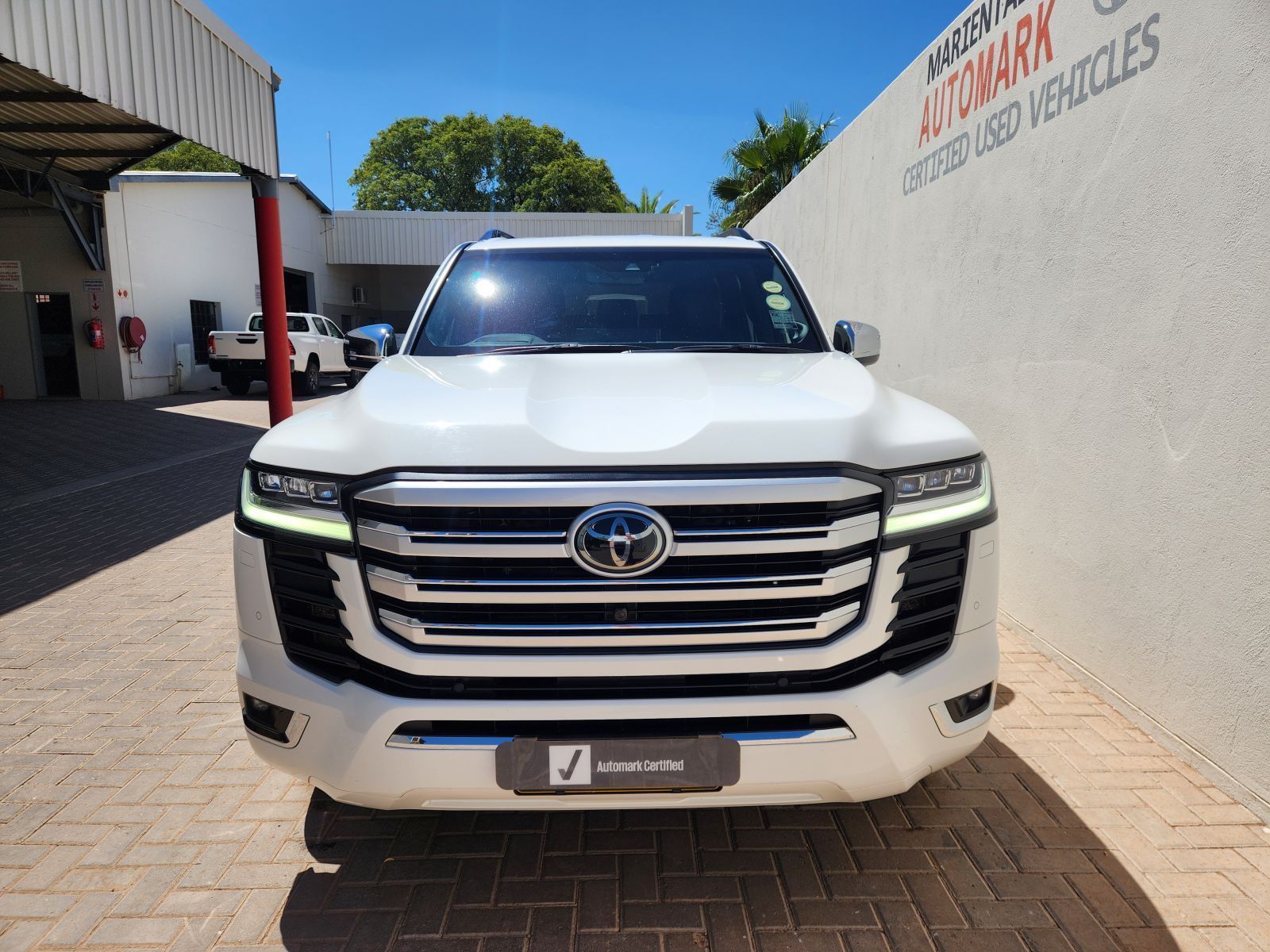 2021 Toyota LC300 3.5 V6 Petrol ZX photo