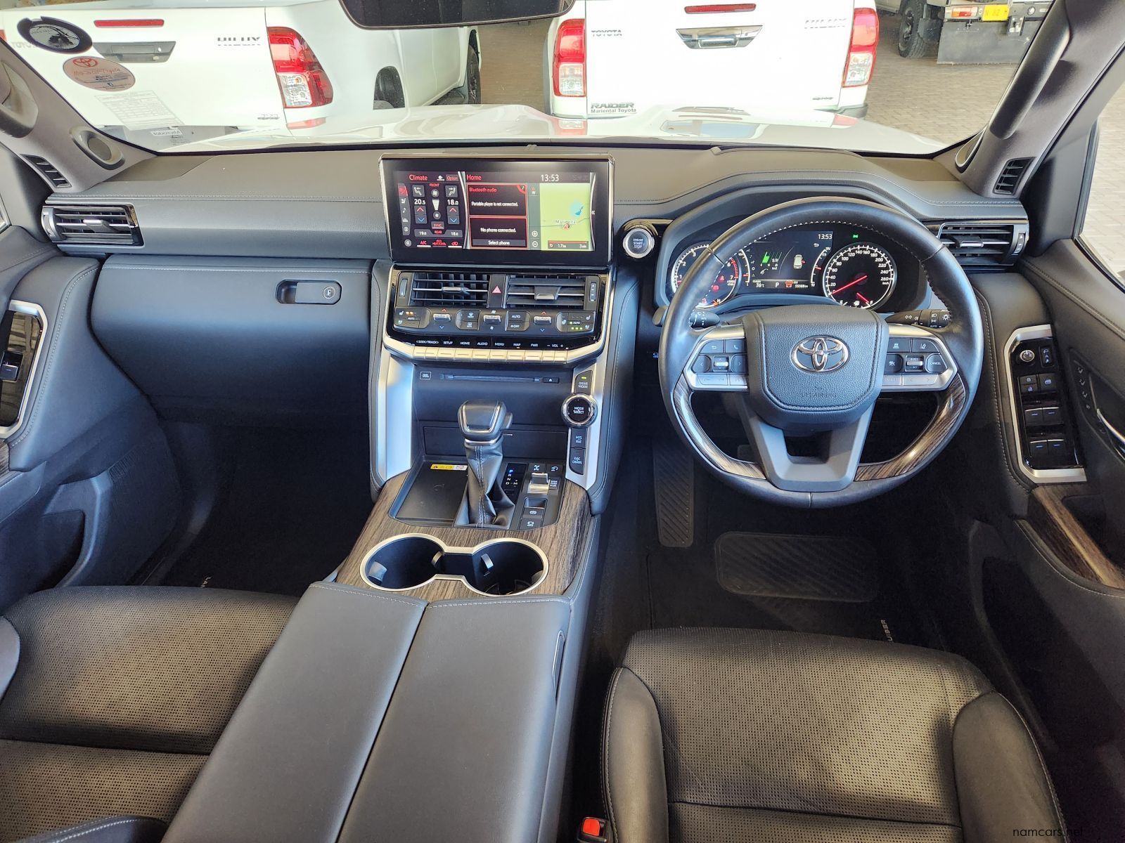 2021 Toyota LC300 3.5 V6 Petrol ZX photo