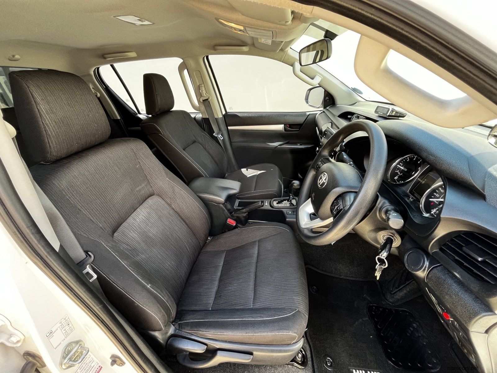 2023 Toyota HILUX DC 2.4 4X4 AT RAIDER-X (LTD EDITION) photo