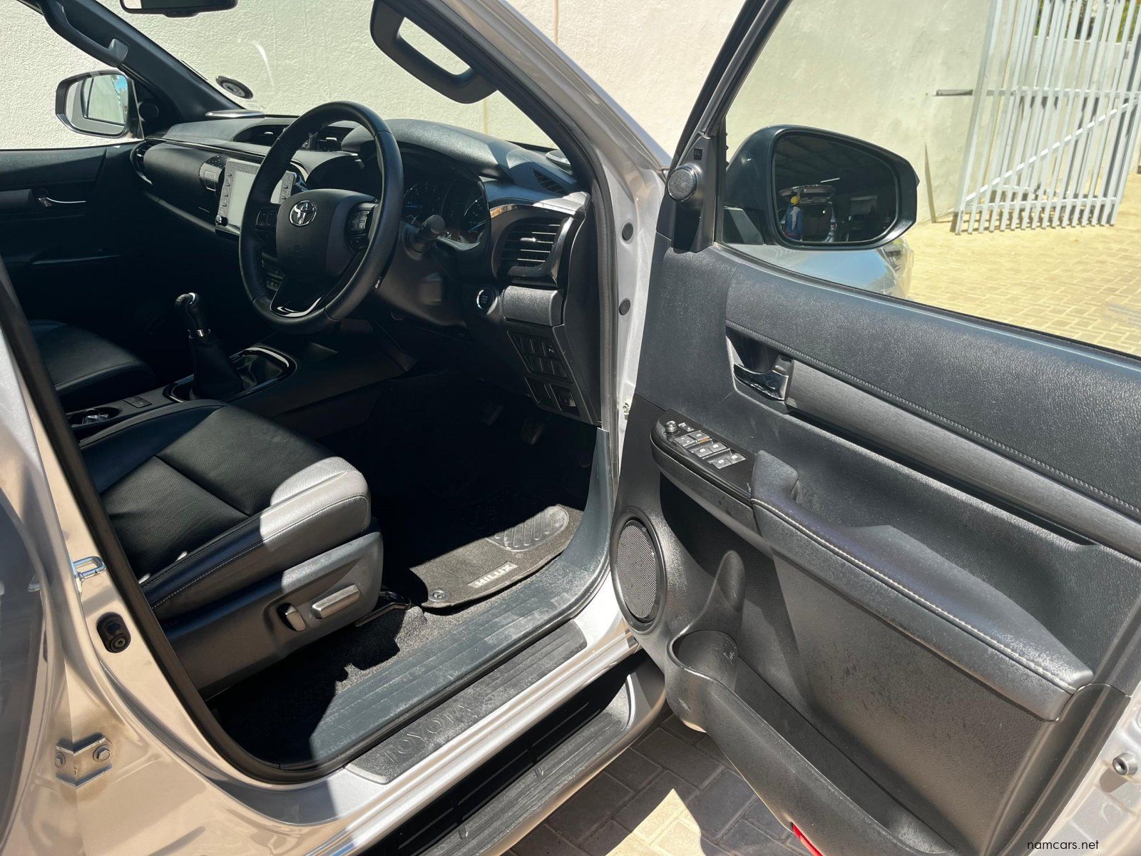2023 Toyota Toyota Hilux Double Cab DC 2.8GD6 4X4 LGD 6MT photo