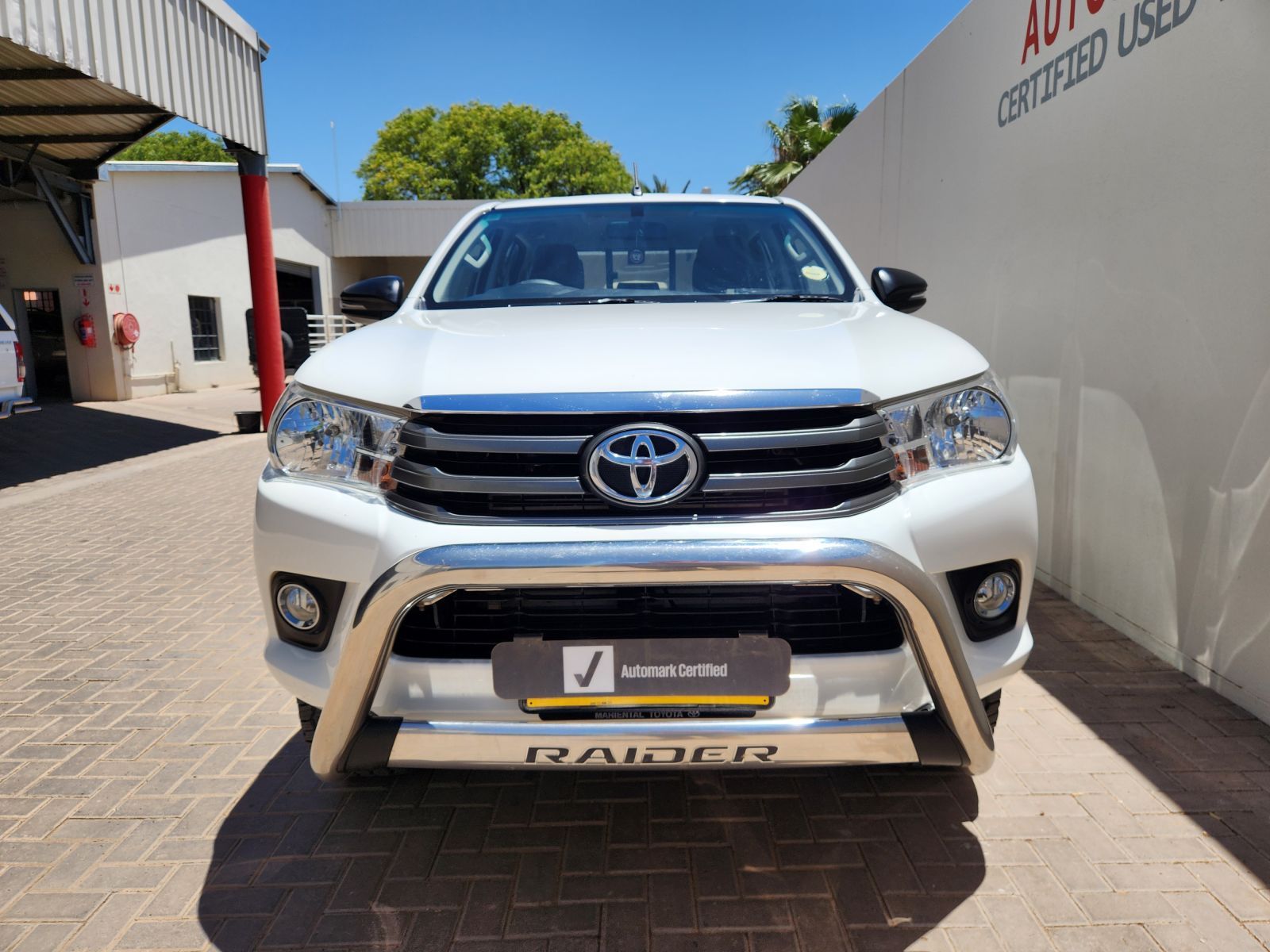 2018 Toyota Hilux DC 2.4GD6 4x4 SRX MT photo