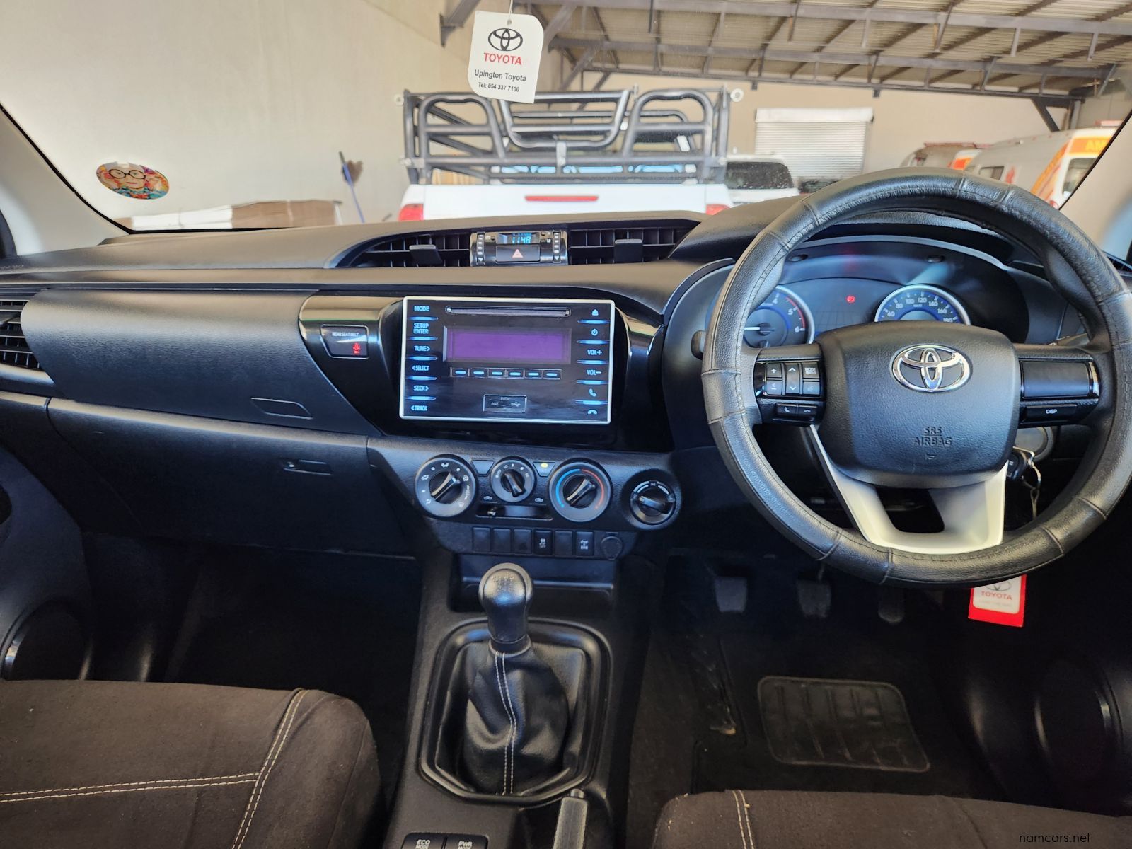 2018 Toyota Hilux DC 2.4GD6 4x4 SRX MT photo