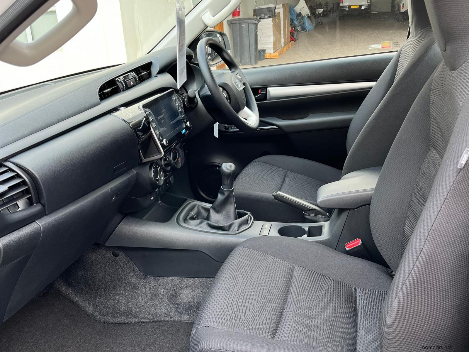 2025 Toyota Hilux SC 2.4GD6 4X2 Raider MT photo